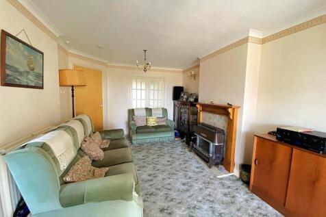 77 Rotherfield Ave - Lounge2.jpg