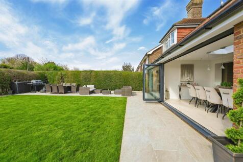CONIFERS &amp; ROSE COTTAGE - BN245NX (16).jpg