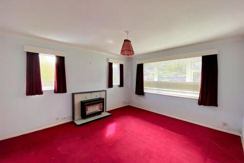 18 Cherry Tree Gardens - Lounge1.jpg