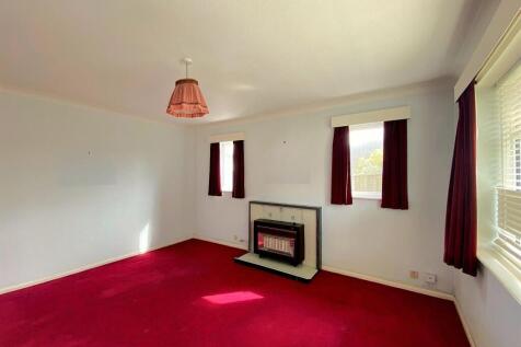 18 Cherry Tree Gardens - Lounge2.jpg