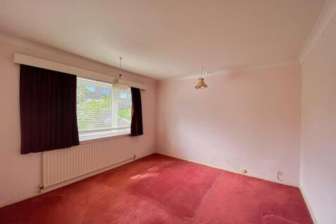 18 Cherry Tree Gardens - Bedroom3.jpg