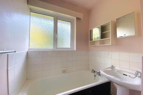 18 Cherry Tree Gardens - Bathroom.jpg