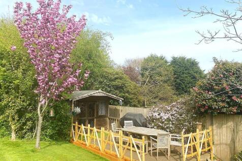 27 De la Warr Road - garden1.jpg