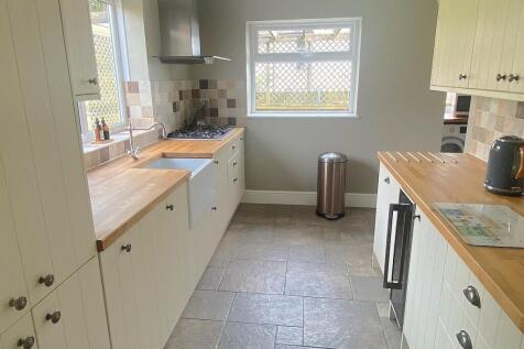 27 De la Warr Road - Kitchen4.jpg