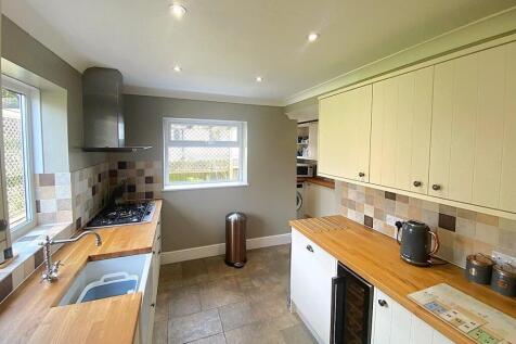 27 De la Warr Rd - Kitchen1.jpg