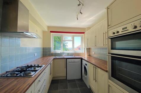 7 Offa Ct - Kitchen1.jpg