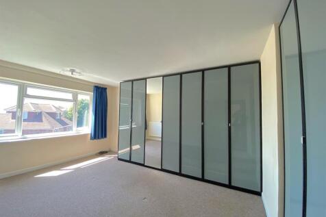 7 Offa Ct - Bed1.jpg