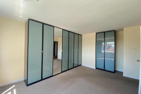 7 Offa Ct - Bed2.jpg