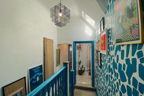 59 Cantelupe rd - Hall.jpg
