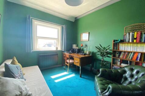 59 Cantelupe Rd - Bed1.jpg
