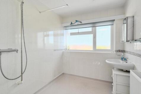27 Saltdean Way TN39 (12).jpg