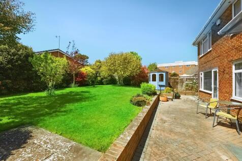 27 Saltdean Way TN39 (25).jpg