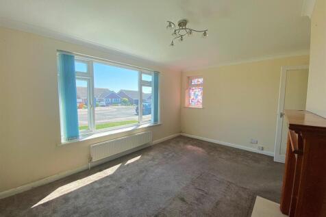 13 Saxon rise - Lounge2.jpg