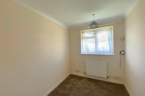 13 Saxon rise - Bed3.jpg
