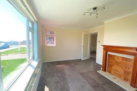13 Saxon rise - Lounge3.jpg