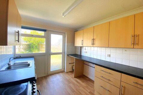 13 Saxon rise - kitchen2.jpg