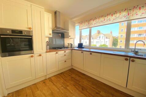 3 Clock Tower Ct - Kitchen1.jpg