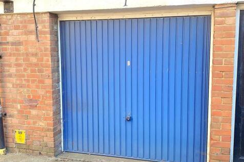 3 Clock Tower Ct - Garage.jpg