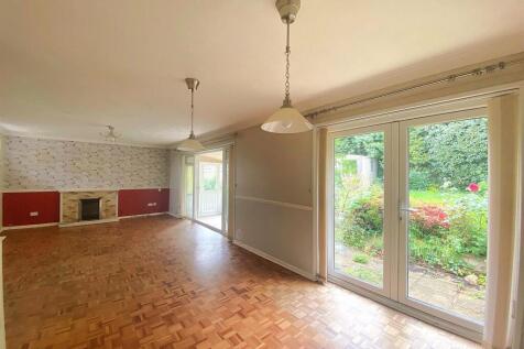 21 Lychgates Close - Lounge2.jpg