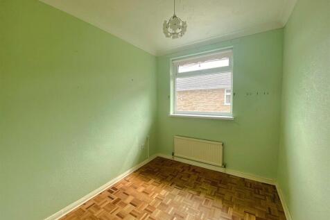 21 Lychgates Close - Bed3.jpg