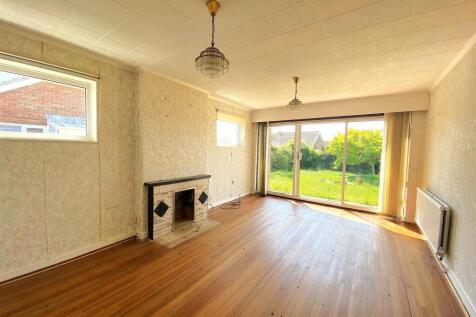 3 Hawkhurst Way - Lounge1.jpg
