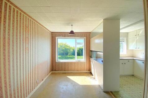 3 Hawkhurst Way - Kitchen1.jpg