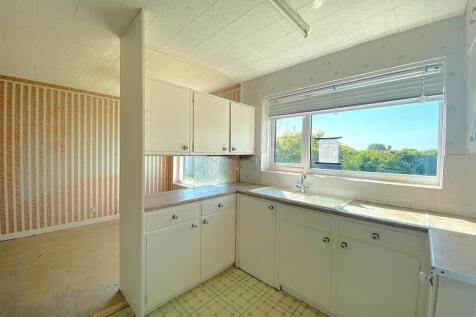 3 Hawkhurst Way - Kitchen3.jpg