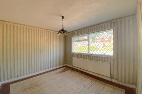3 HAwkhurst Way - Bed2.jpg