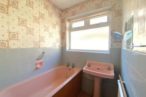 3 Hawkhurst Way - Bathroom.jpg