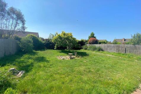 3 Hawkhurst Way - Garden1.jpg