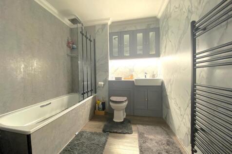 39 Compass House - Bathroom.jpg