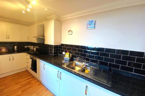 39 Compass House - Kitchen3.jpg
