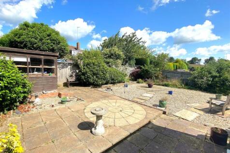 16 Eastergate - Garden1 to use.jpg