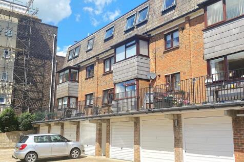 6 Highgrove - Rear.jpg
