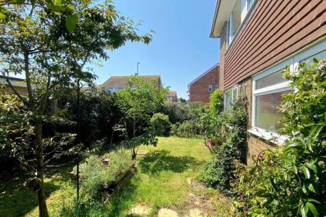 60 Gwyneth Grove - Garden1.jpg