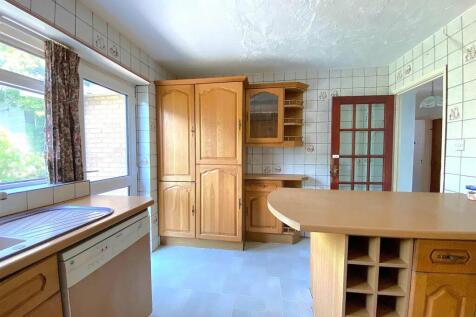 1 Monterey Gardens - Kitchen3.jpg