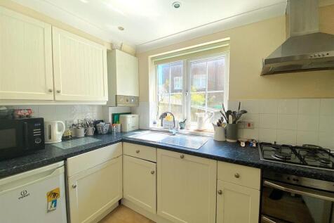 2 Chancery Ct - Kitchen1.jpg