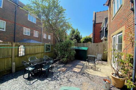 2 Chancery Ct - Garden3.jpg
