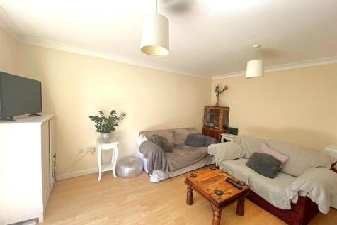 2 Chancery Ct - Lounge.jpg
