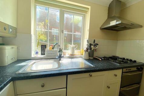 2 Chancery Ct - Kitchen2.jpg