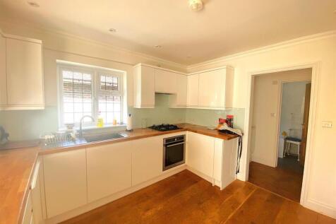 36 Terminus Ave - Kitchen2.jpg