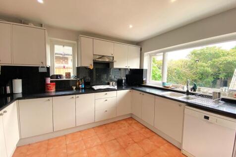 2 Ward Way - Kitchen1.jpg
