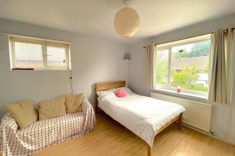 2 Ward Way - Bed6.jpg