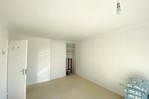 4 Tobago - Bed2.jpg