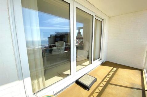25 St Kitts - Balcony.jpg