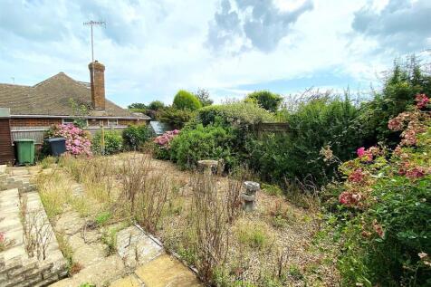 14 Ravens Close - Rear Garden.jpg