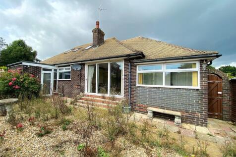 14 Ravens Close - Rear.jpg