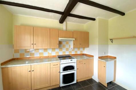 14 Ravens Close - Kitchen3.jpg