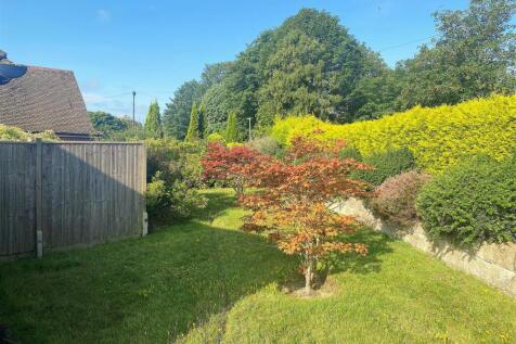 14 Ravens Close - Front Garden1.jpg