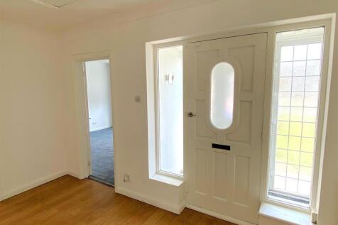 1 Saltdean Way - Hall1.jpg